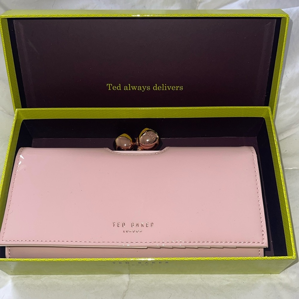 Ted bake London twisted bobble patent matinee light pink wallet